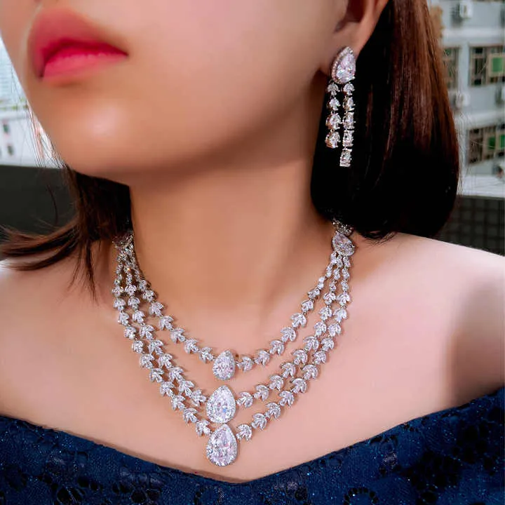 طقم مجوهرات كبير مكون من 3 طبقاتLarge 3 Layer Jewelry Set