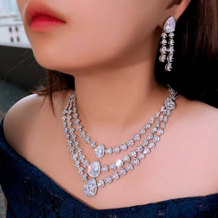 طقم مجوهرات كبير مكون من 3 طبقاتLarge 3 Layer Jewelry Set