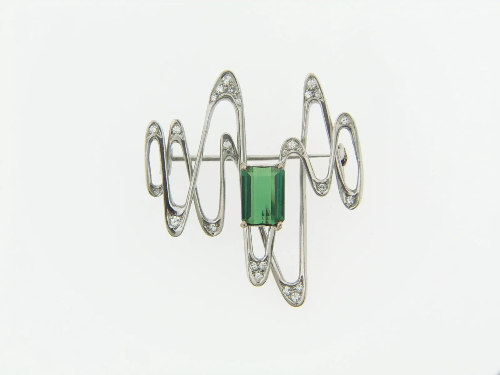 18K-WG GREEN TOURMALINE AND DIAMOND BROOCH / PENDANT