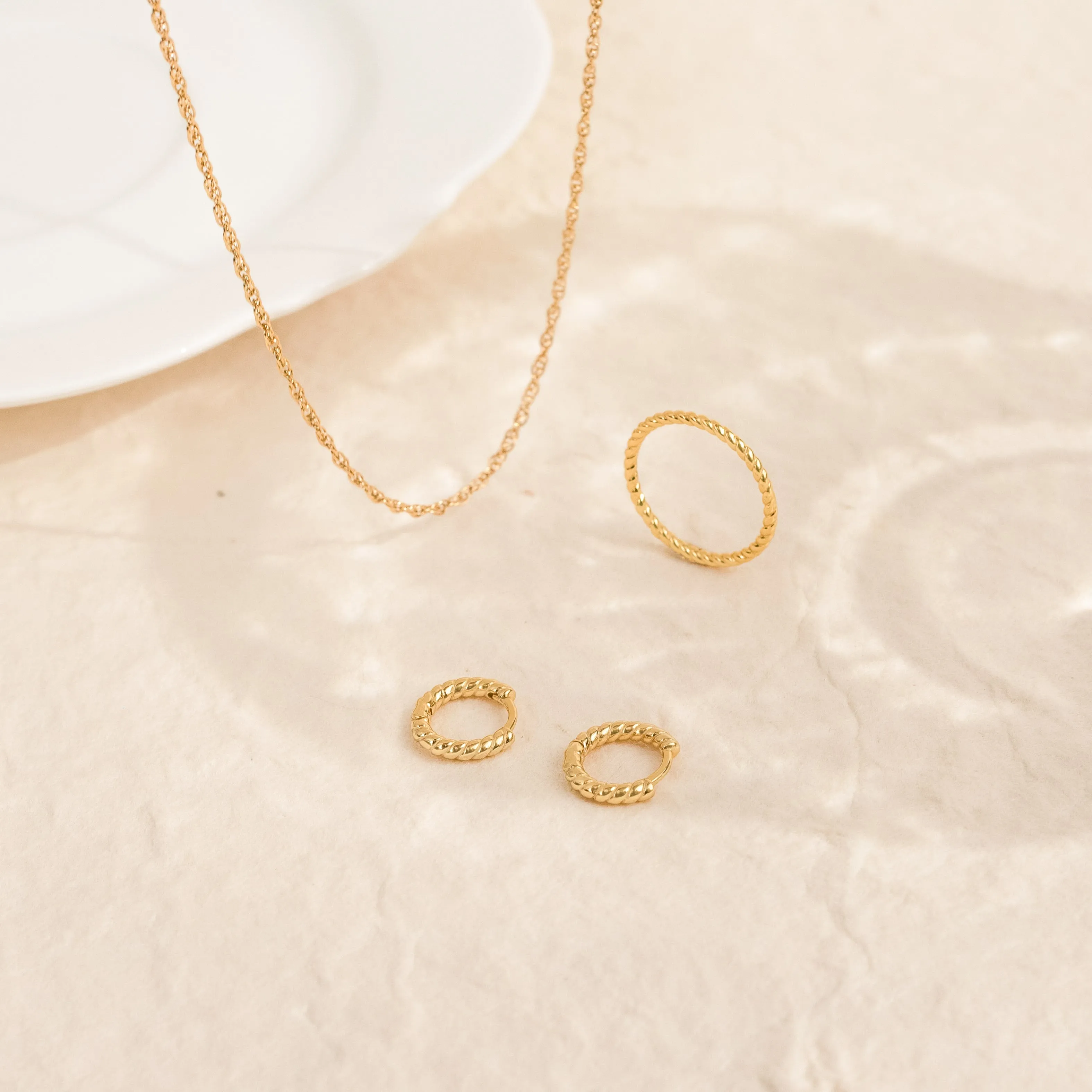 Lucie Twisted Ring