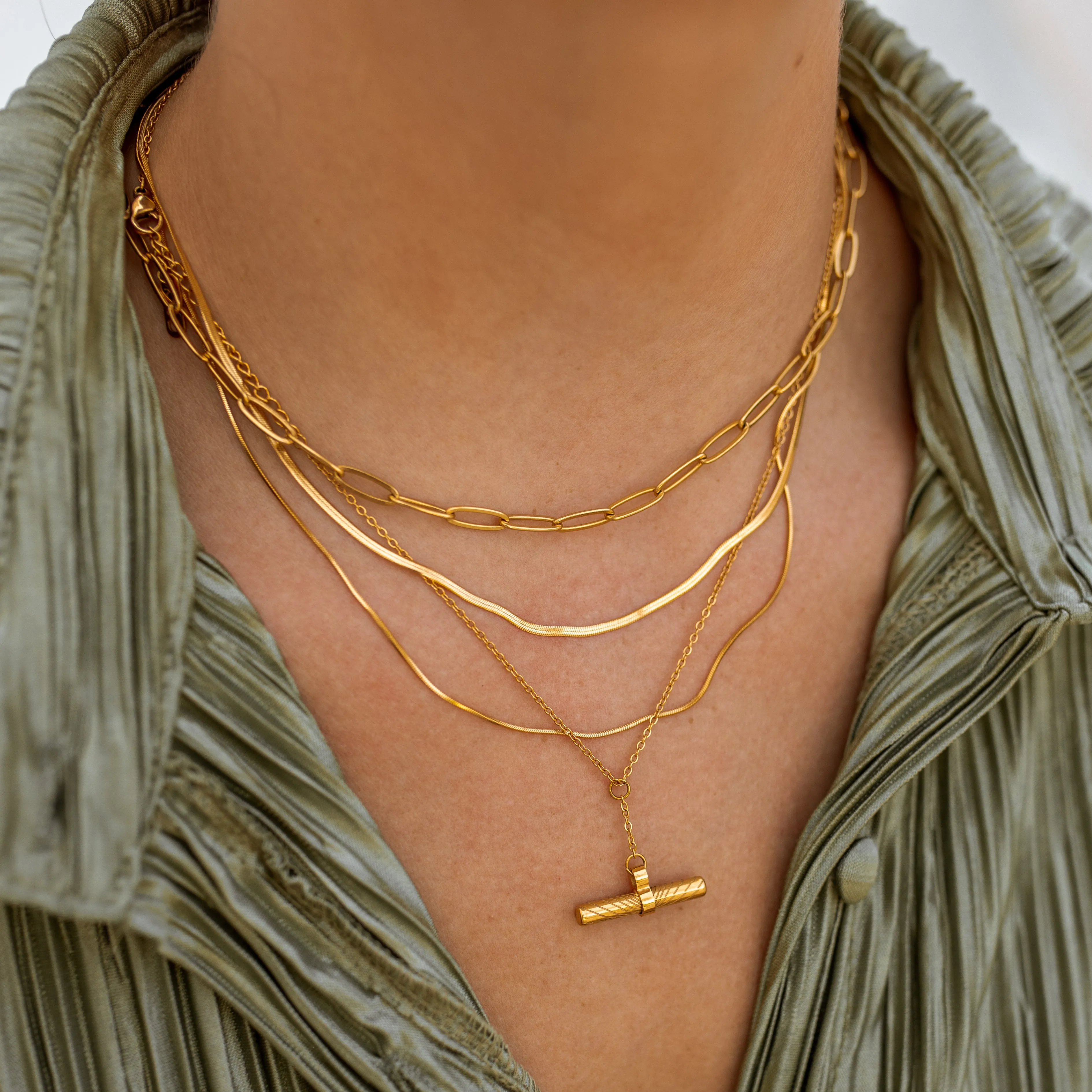 Stillness Necklace Gold